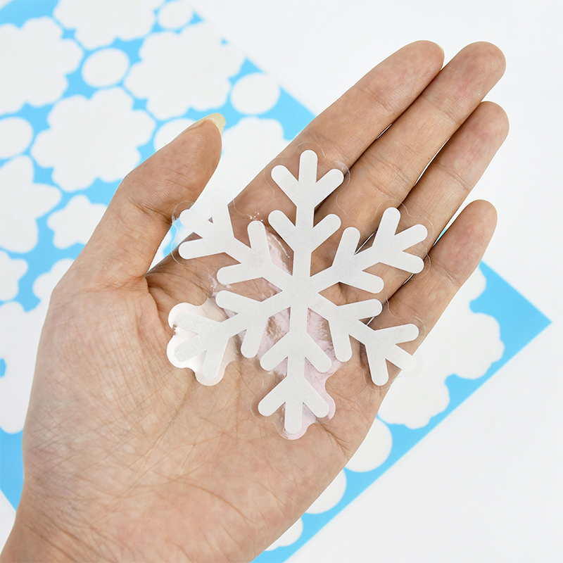 クリスマスのスノーフレークステッカー,家のためのメリークリス - Snowflake Window Decal のレビューと価格