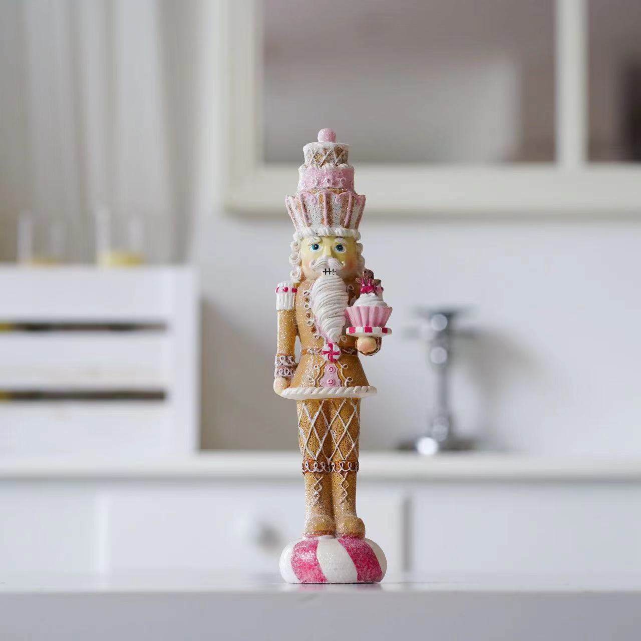 甘いピンクのくるみ割り人形の兵士フィギュア人形フランス風装飾 - Nutcracker Figurine のレビューと価格